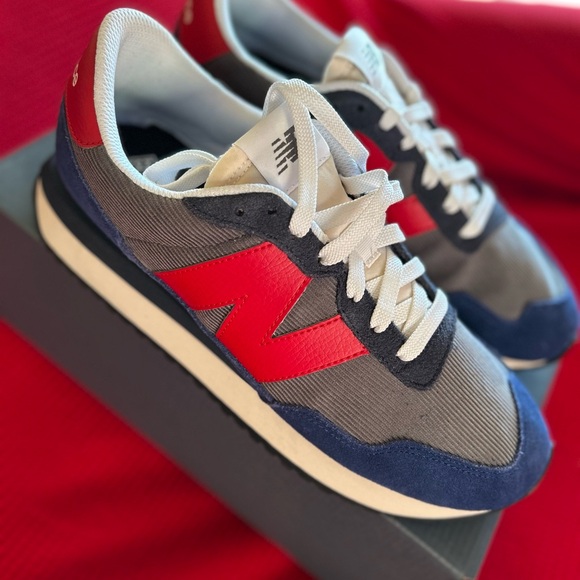 New Balance 237 - Picture 2 of 8